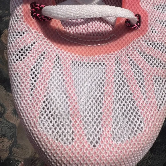 Nike Women's Pink, White and Black athletic sneakers. - Picture 11 of 17